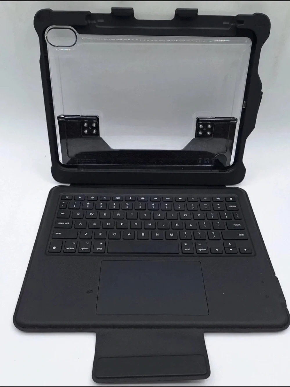 iPad 10th gen (A16) rugged Smart Keyboard+trackpad case